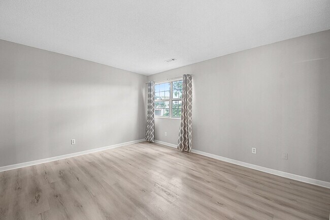 Building Photo - 8912 Cardinal Terrace
