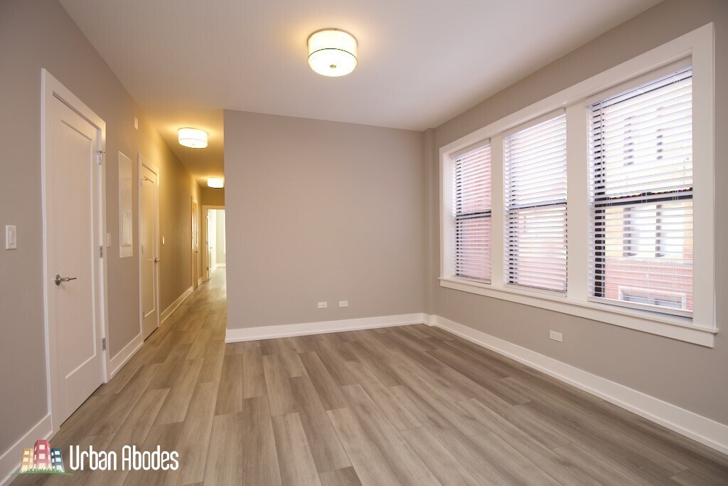 Building Photo - 3937 N Janssen Ave