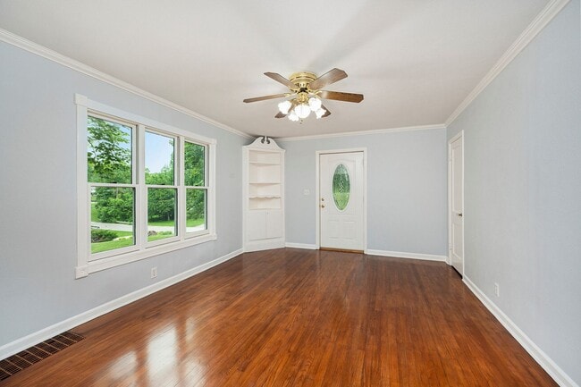 Building Photo - 3BR/2BA in Gladstone
