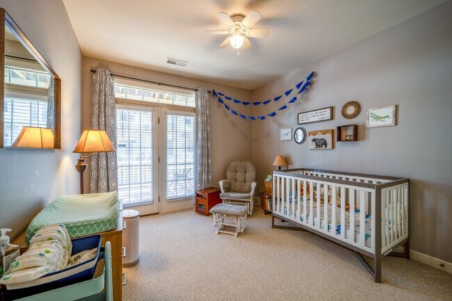 Building Photo - Bright and Modern Home with Prime Commuter...