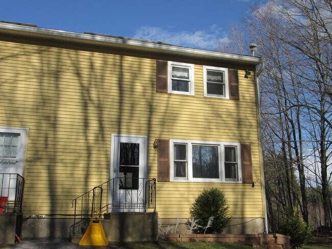 Building Photo - 26 Twist Hill Rd
