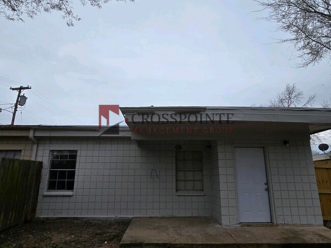 Building Photo - 210 Ruby Ln