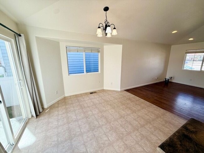 Building Photo - Well Maintained 4 Bed, 3 Bath Home in Anderson Farm!