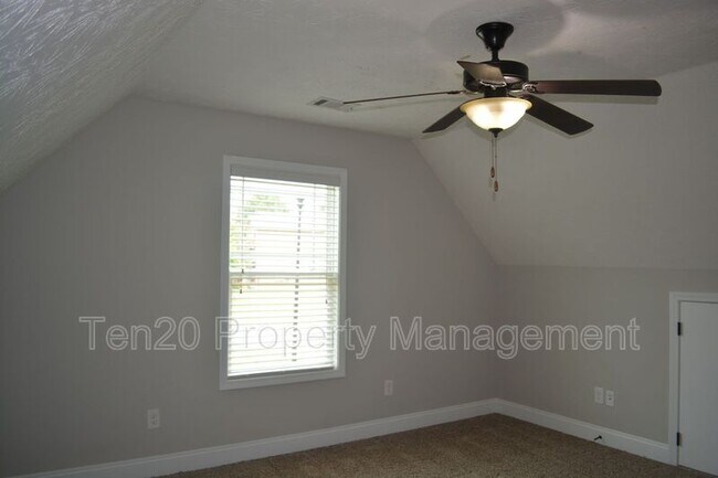 Building Photo - 7477 Coppice Dr