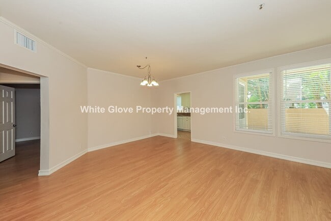 Building Photo - Wonderful 3 bedroom Northwood Condo