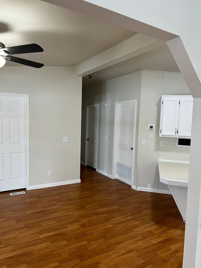 Building Photo - Lovely 3 bedroom home on property