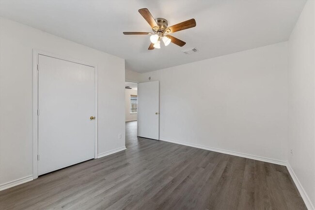 Building Photo - 11419 Roandale Dr
