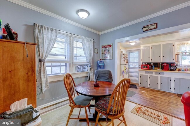 Building Photo - 220 Hazel Ave