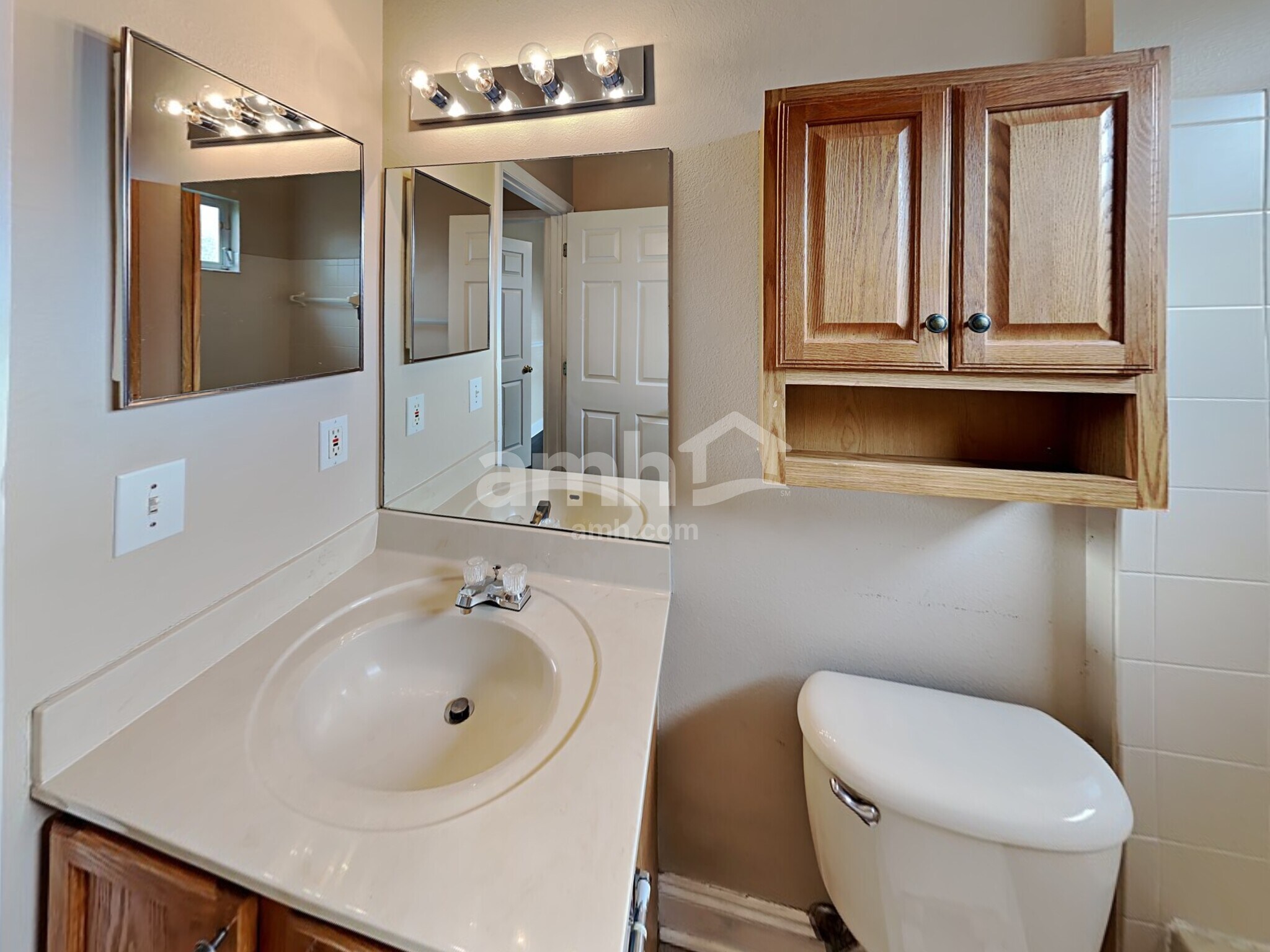 Building Photo - 10318 Goldenbrook Way