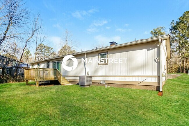 Building Photo - 3 Bedroom Pet-Friendly Home in HIRAM, GA with Main Street Renewal