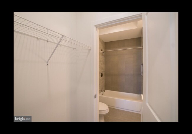 Building Photo - 1107 S 27th St