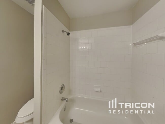 Building Photo - 1401 Horseshoe Bend Ct