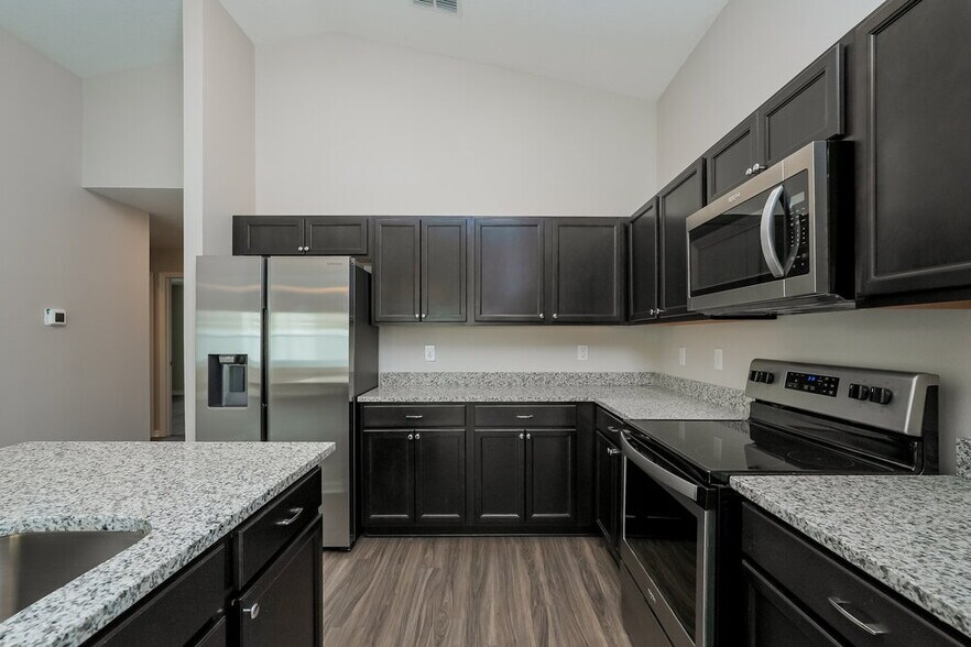 Building Photo - 10221 Carp Holw Rd