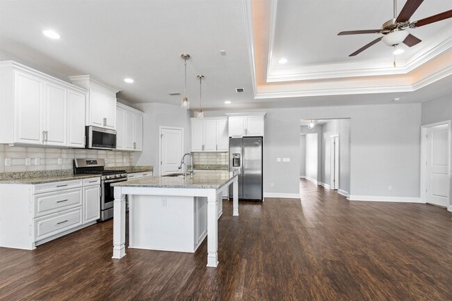 Building Photo - 8756 Glen Oak Trail