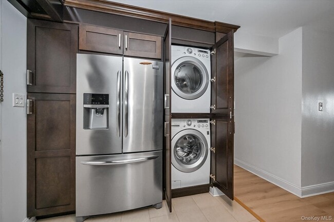 Building Photo - 725 Miller Ave