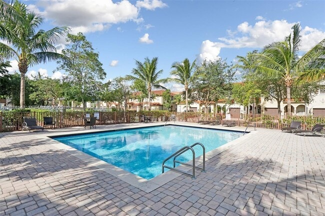 Building Photo - 1048 NE 208th St