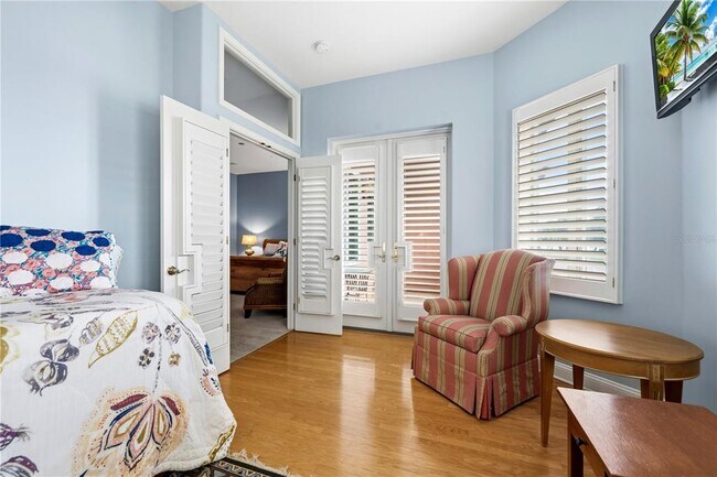 Building Photo - 515 5th Ave NE