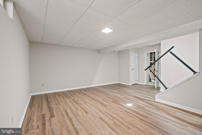 Building Photo - 5 Bardia Ct