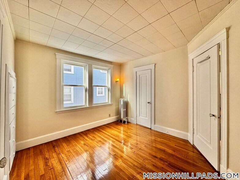 Building Photo - 155-157 Hillside St.