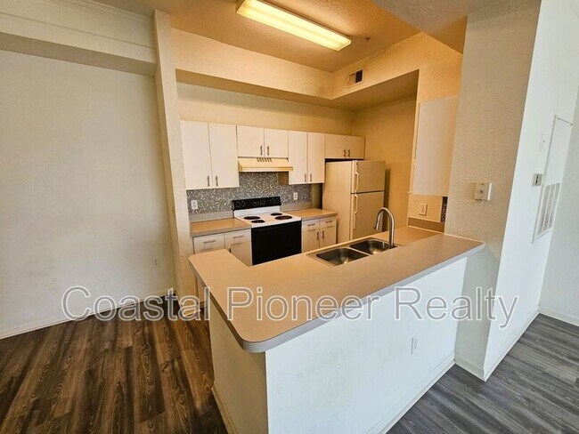 Building Photo - 17112 Carrington Park Dr