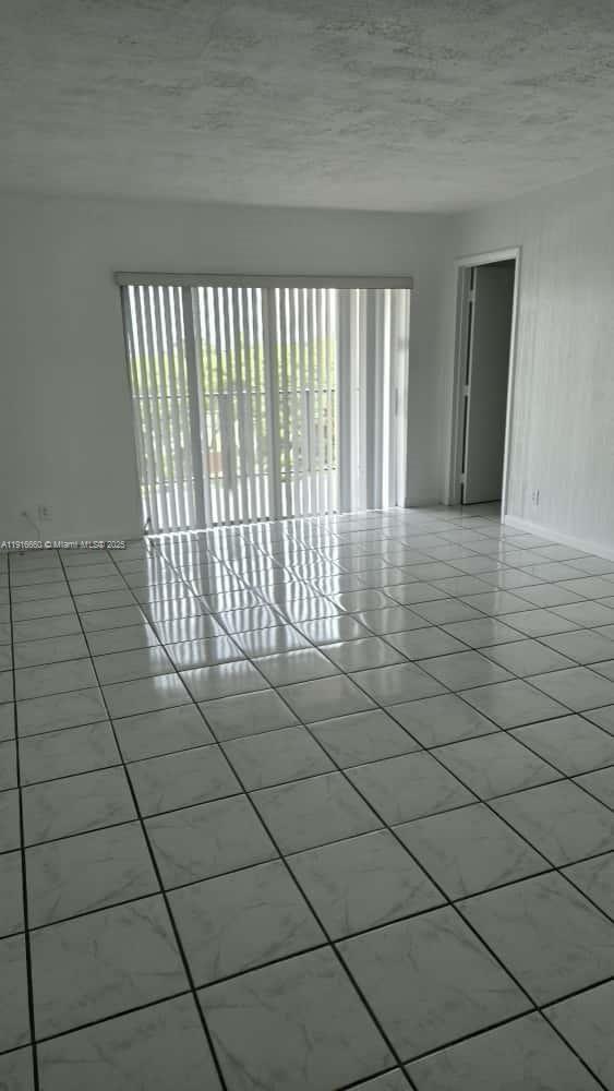 Building Photo - 13707 Kendale Lakes Cir