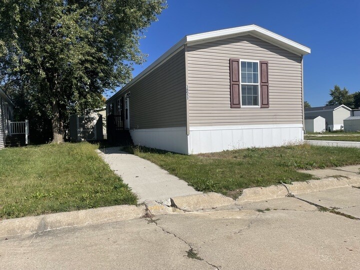 Building Photo - 38053 Orleans St