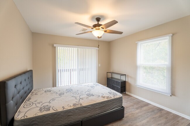 Building Photo - 774 Terrace Ct