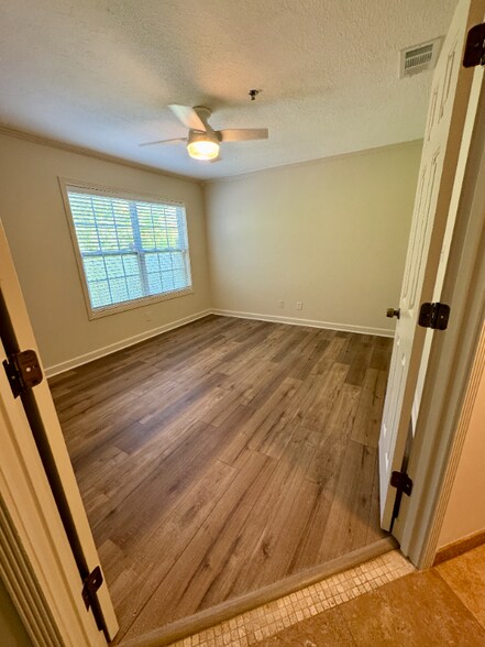 Building Photo - 2144 River Heights Ct SE