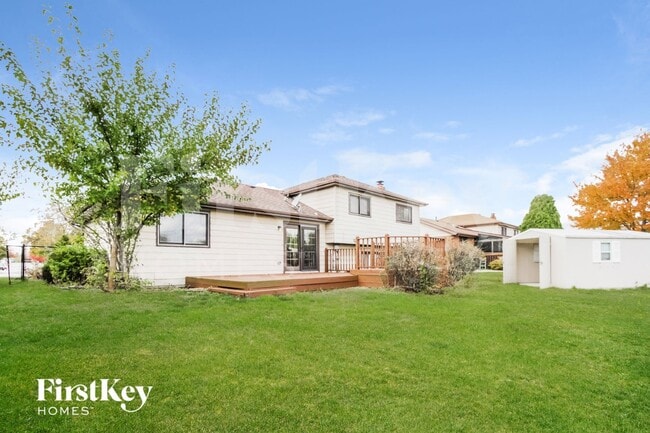 Building Photo - 753 Willow Rd