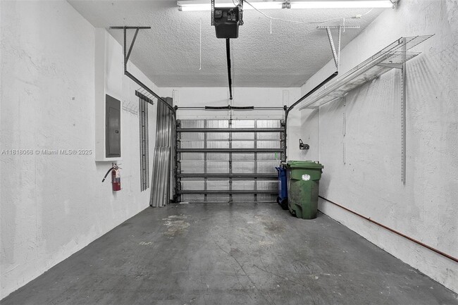 Building Photo - 3905 San Simeon Ln
