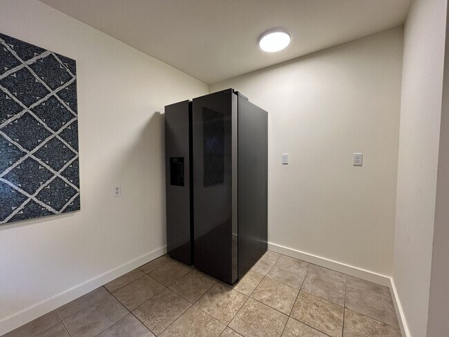 Building Photo - Spacious 1 Bedroom ADU Steps to OHSU with Soaking Tub, Rain Shower, and Treeline Views