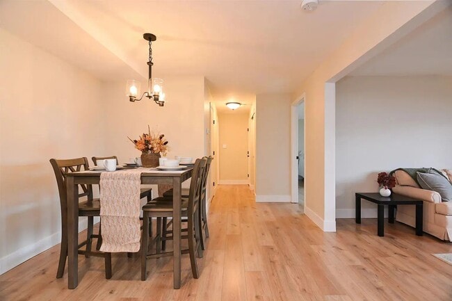 Building Photo - Salem NH