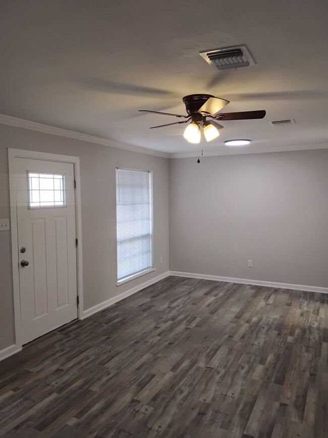 Building Photo - SINGLE FAMILY BRICK HOME IN SOUTH BOSSIER