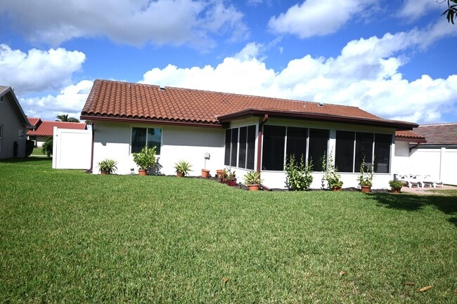 Building Photo - 9746 Lancaster Pl