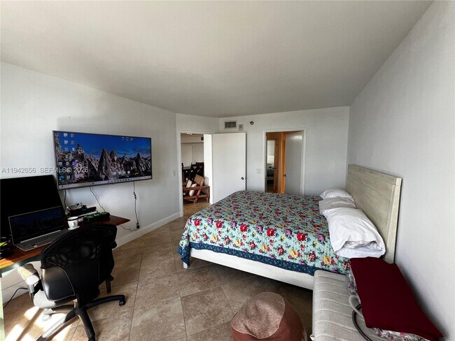 Building Photo - 3400 NE 192 St