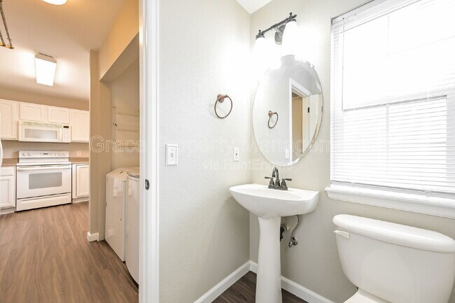 Building Photo - 1495 Red Cliff Way