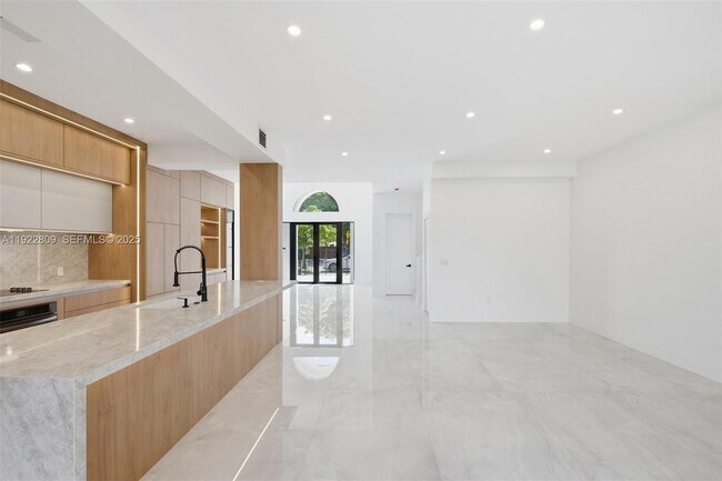 Building Photo - 3111 SW 12th St