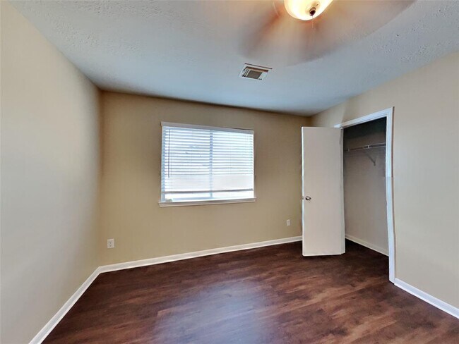 Building Photo - 14231 Bonham Oaks Ln