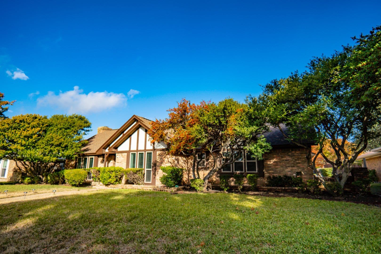Building Photo - 3205 Winchester Dr