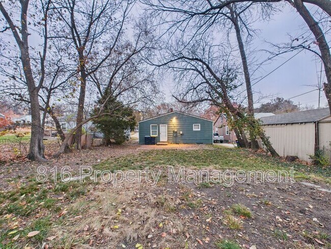 Building Photo - 7424 Bellefontaine Ave