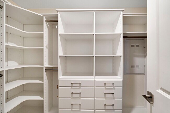 Building Photo - 1116 Encore Wy W