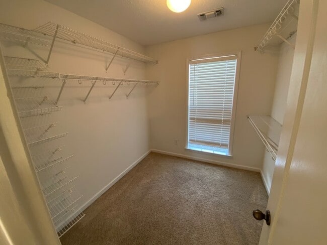 Building Photo - 1307 Hallwood Ln