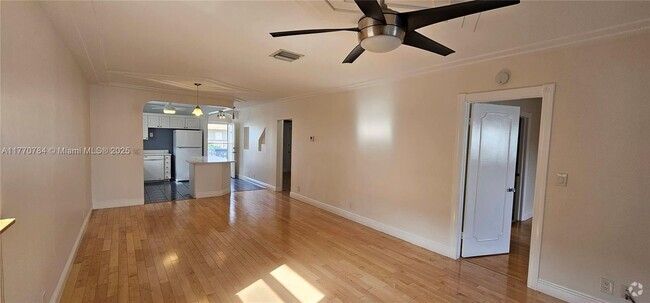 Building Photo - 2832 Fillmore St