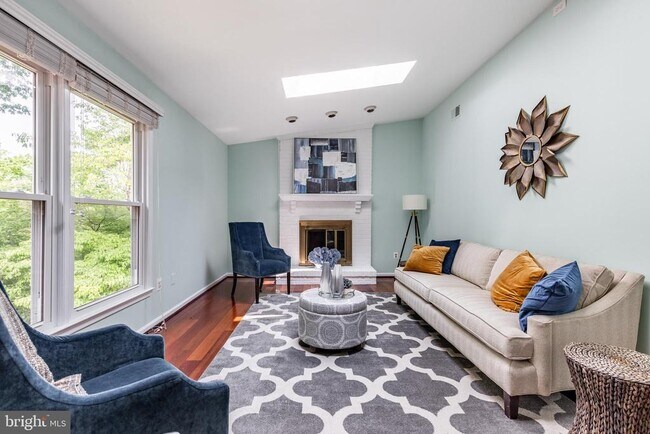Building Photo - 9815 Wintercress Ct