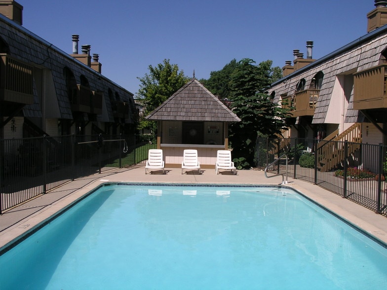 Primary Photo - Villa West