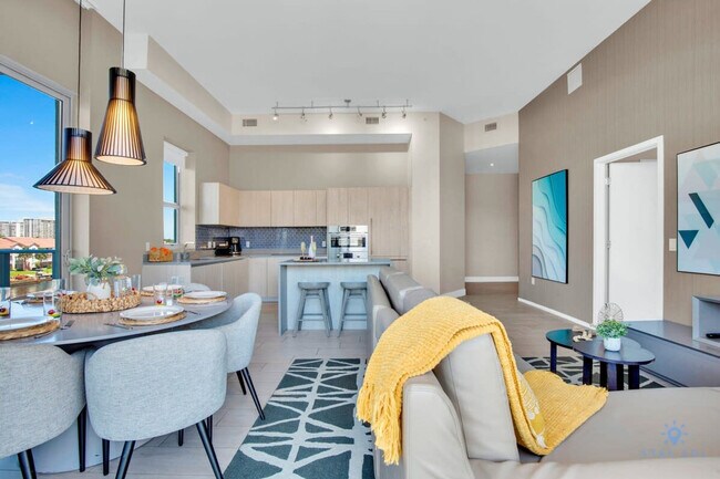 Building Photo - 4010 S Ocean Dr
