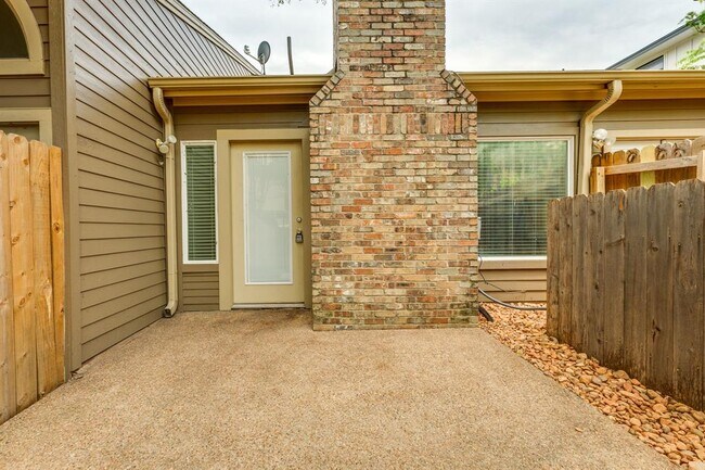 Building Photo - 3601 Lawton Ave