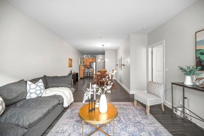 Building Photo - 1905 N Water St