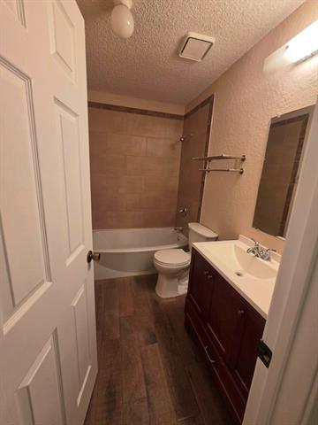 Building Photo - 1416 Hackamore St