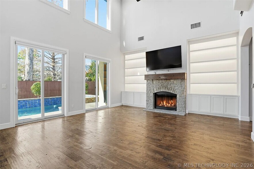 Building Photo - 12014 S Kingston Pl